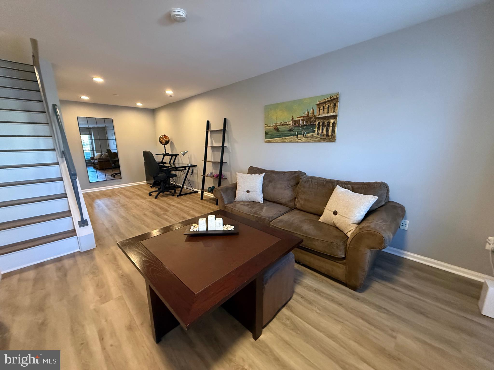 6012 CHESTNUT HOLLOW COURT