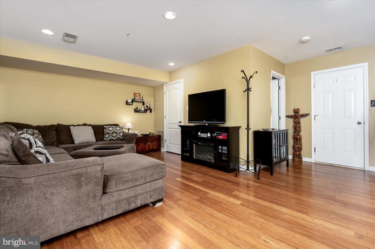 TANYARD SPRINGS - Residential