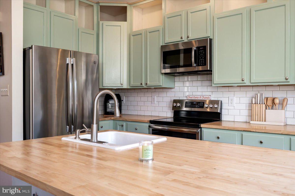 TANYARD SPRINGS - Residential