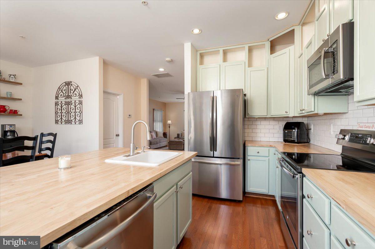 TANYARD SPRINGS - Residential