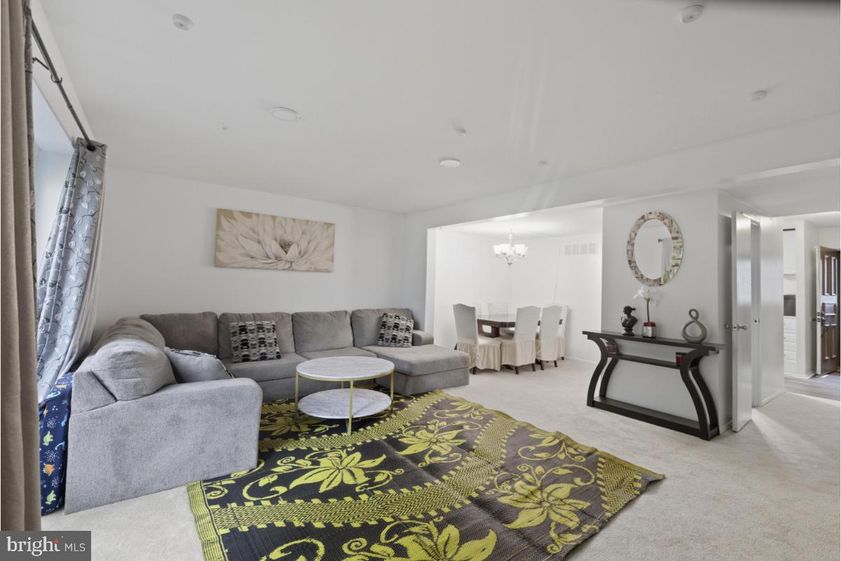 VILLAGE OF OWEN BROWN - Residential