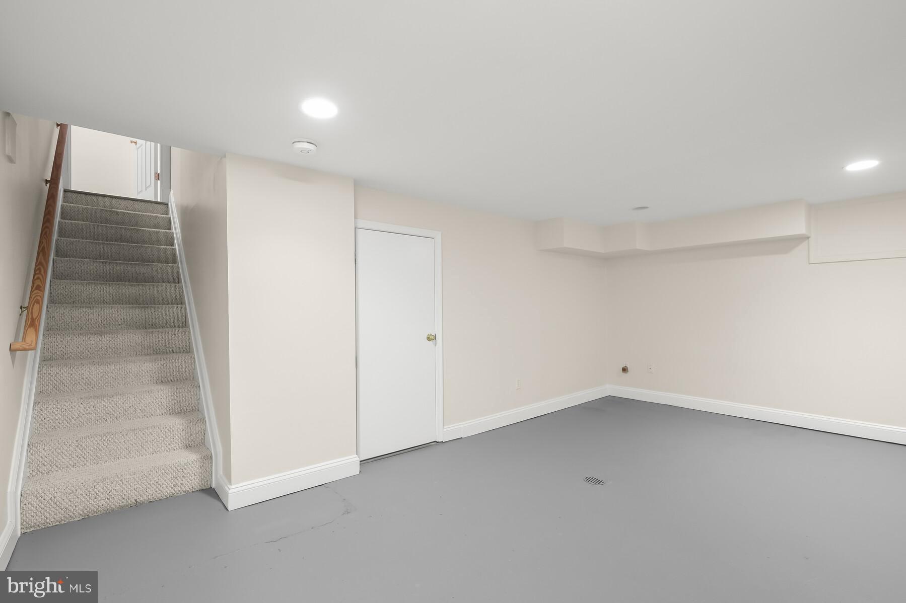 ENGLISH VILLAGE - Residential