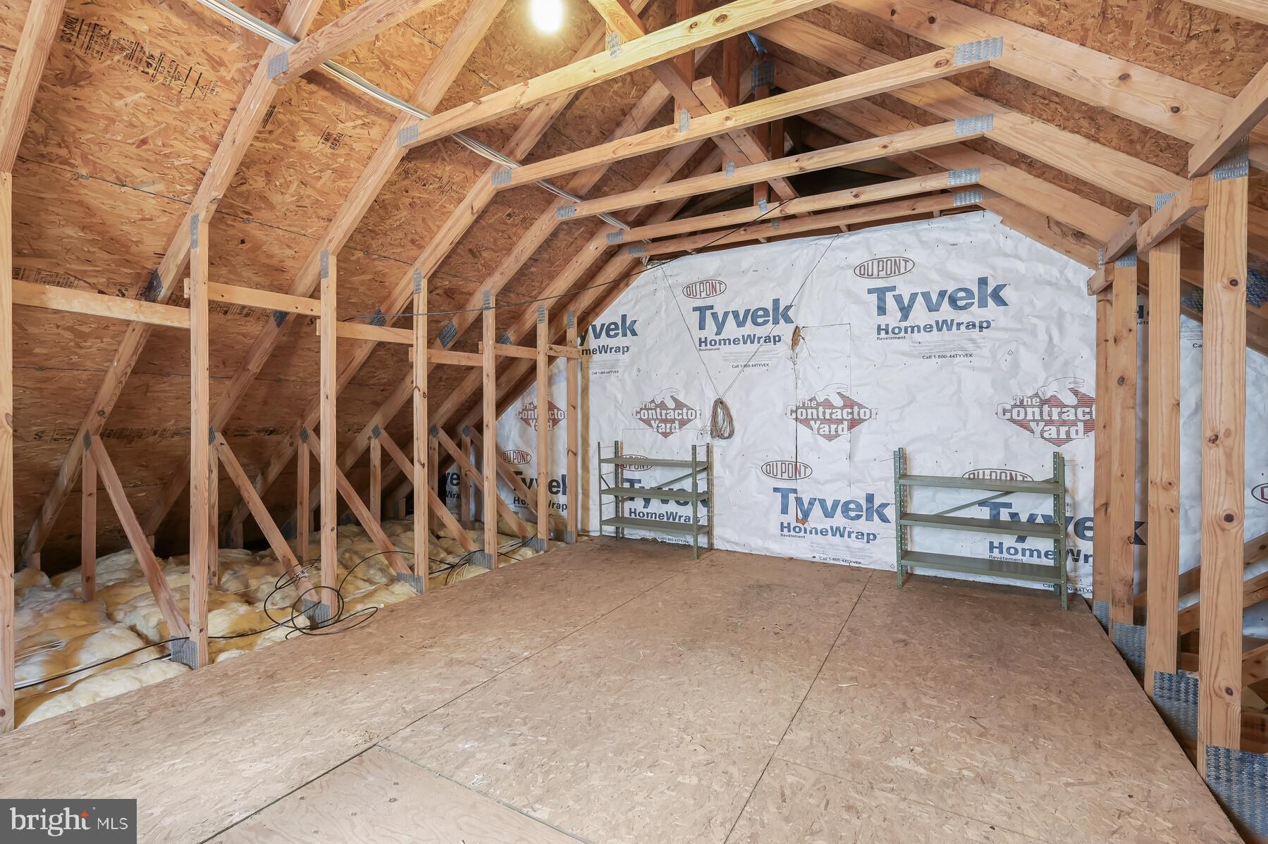 ENGLISH VILLAGE - Residential