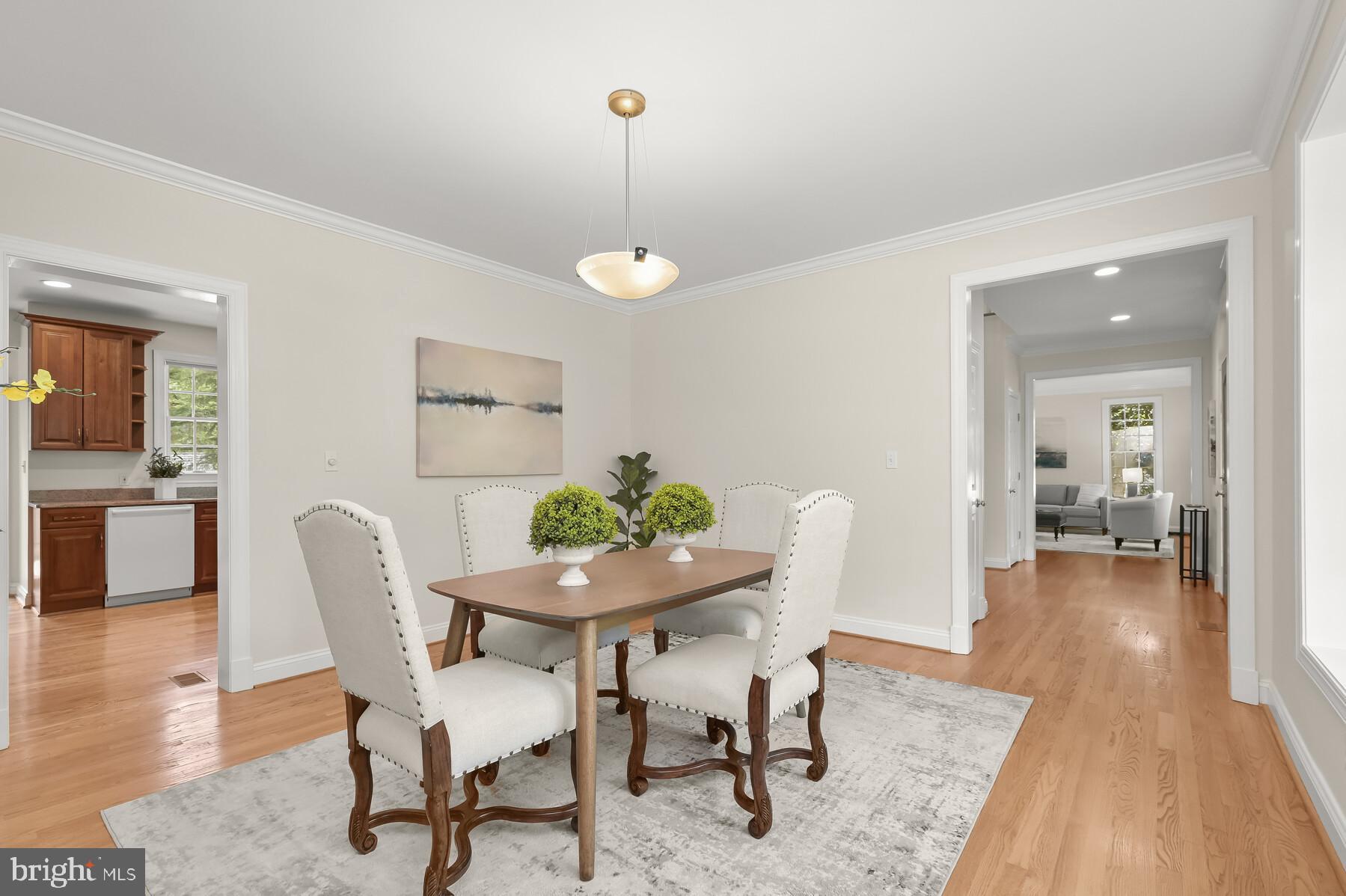 ENGLISH VILLAGE - Residential