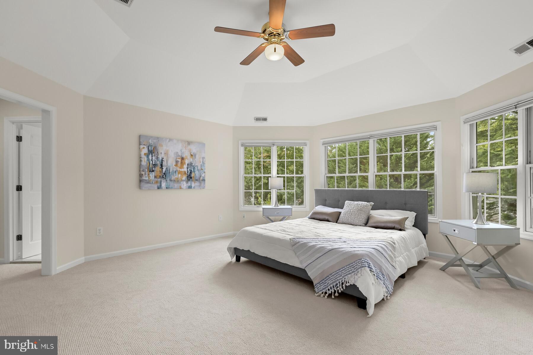 ENGLISH VILLAGE - Residential