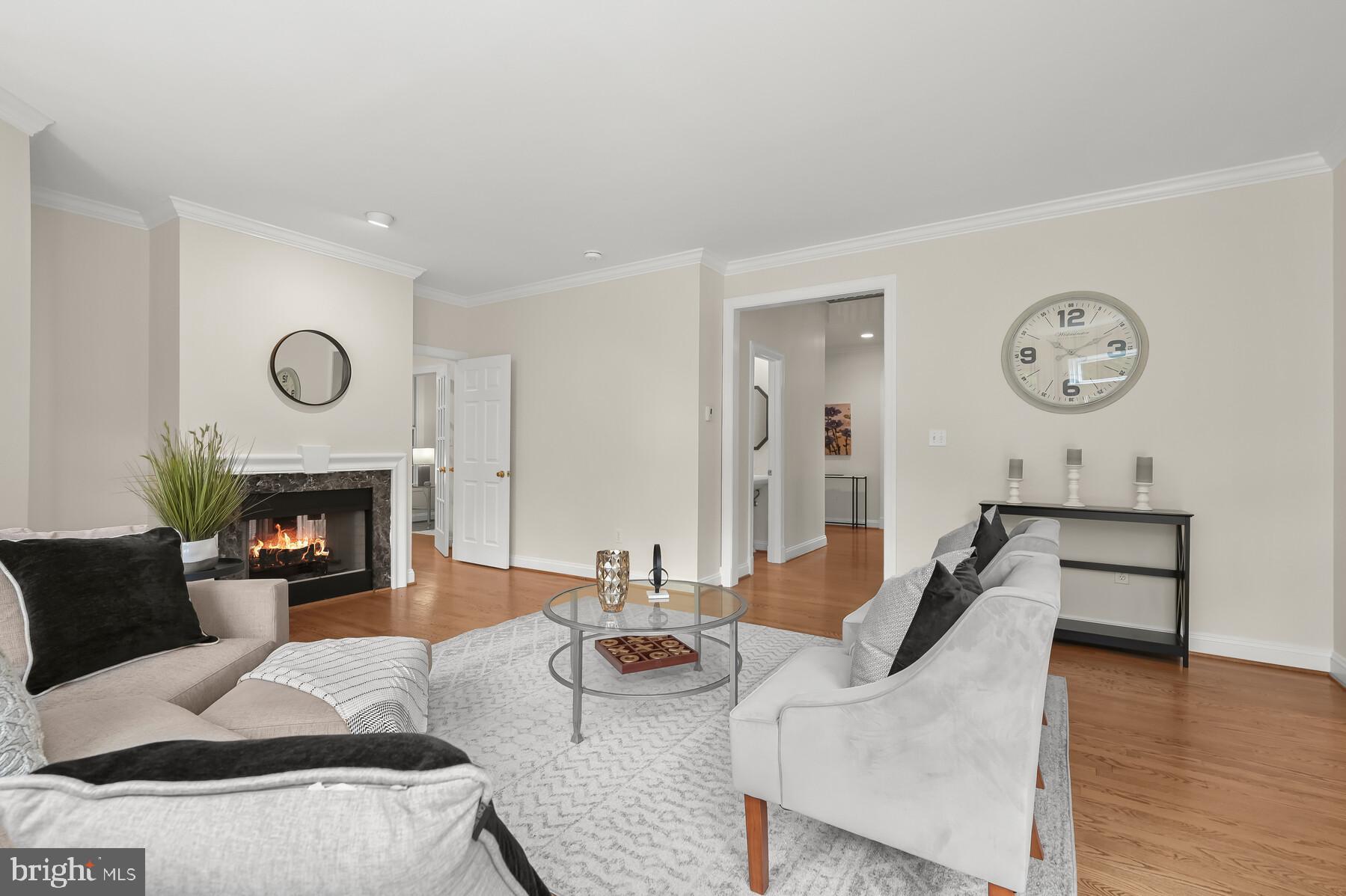 ENGLISH VILLAGE - Residential