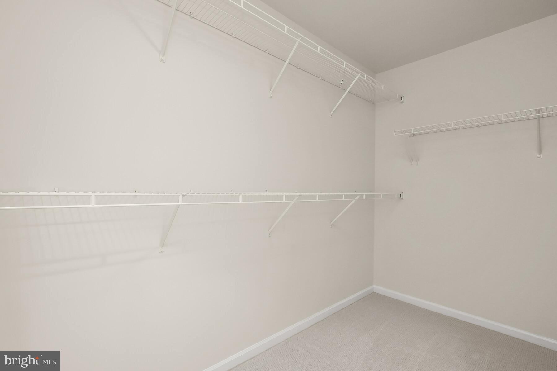 ENGLISH VILLAGE - Residential