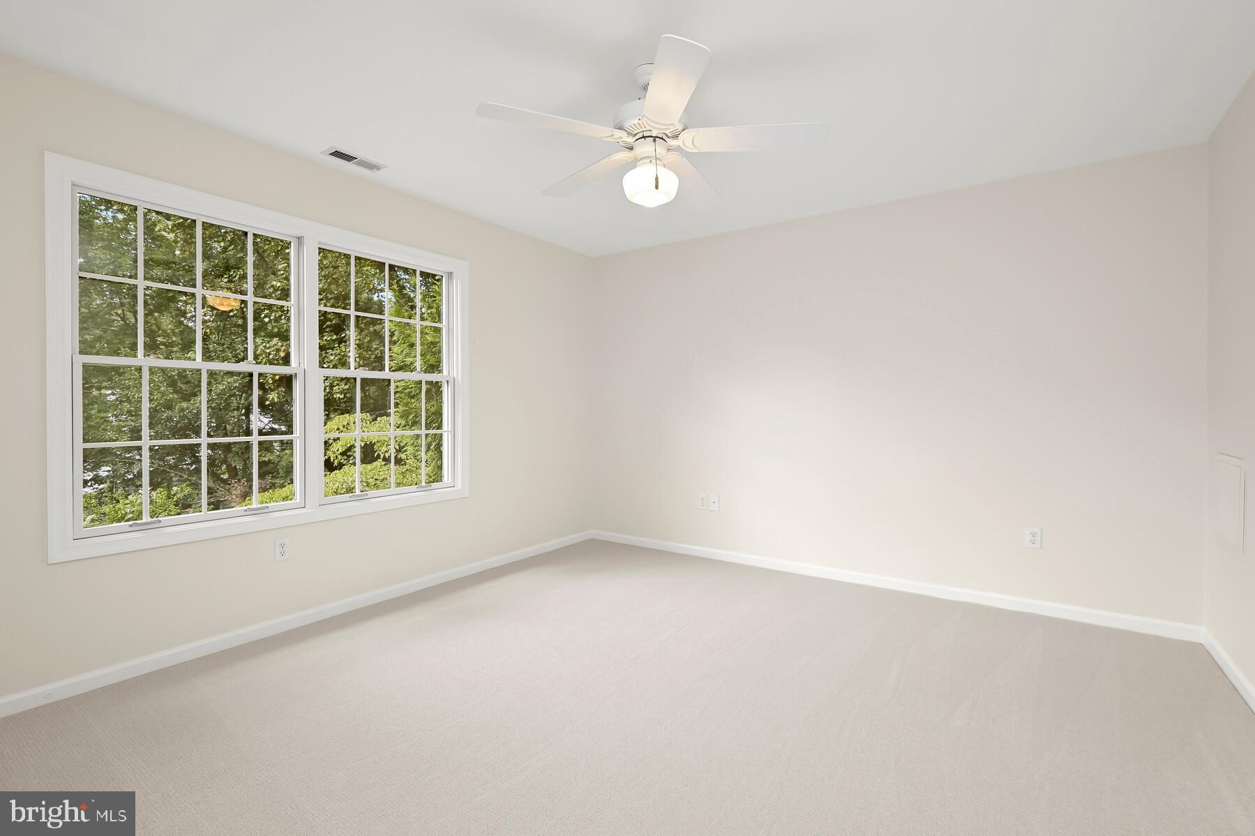 ENGLISH VILLAGE - Residential