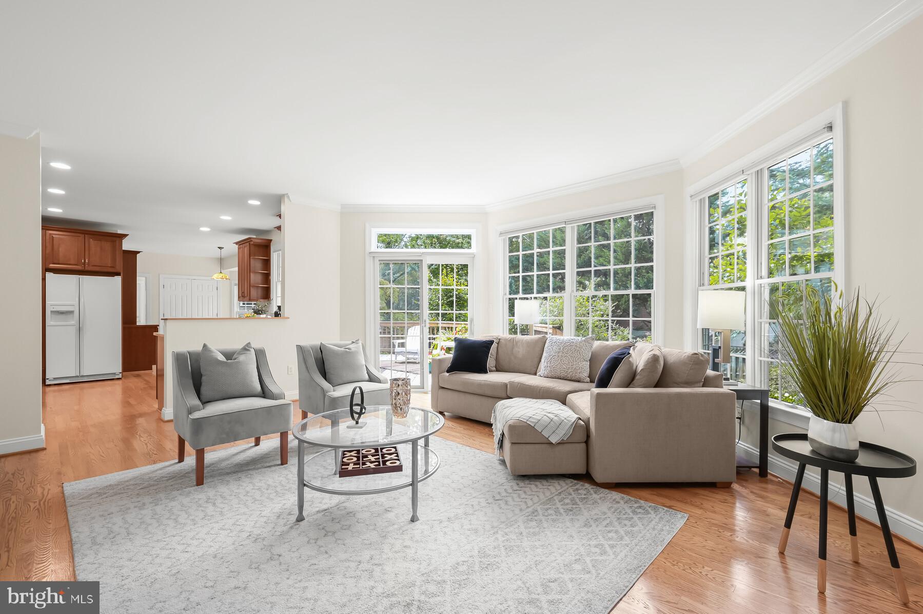 ENGLISH VILLAGE - Residential