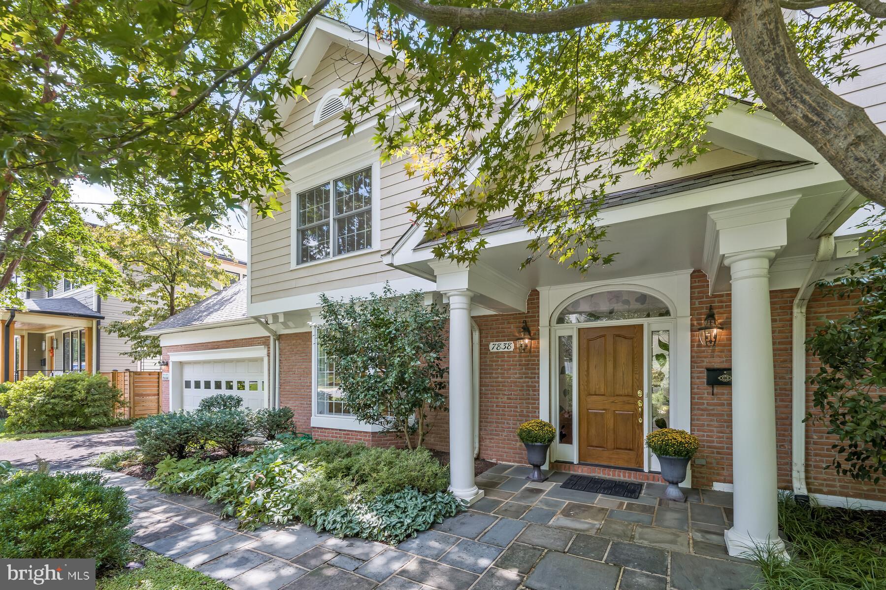 ENGLISH VILLAGE - Residential