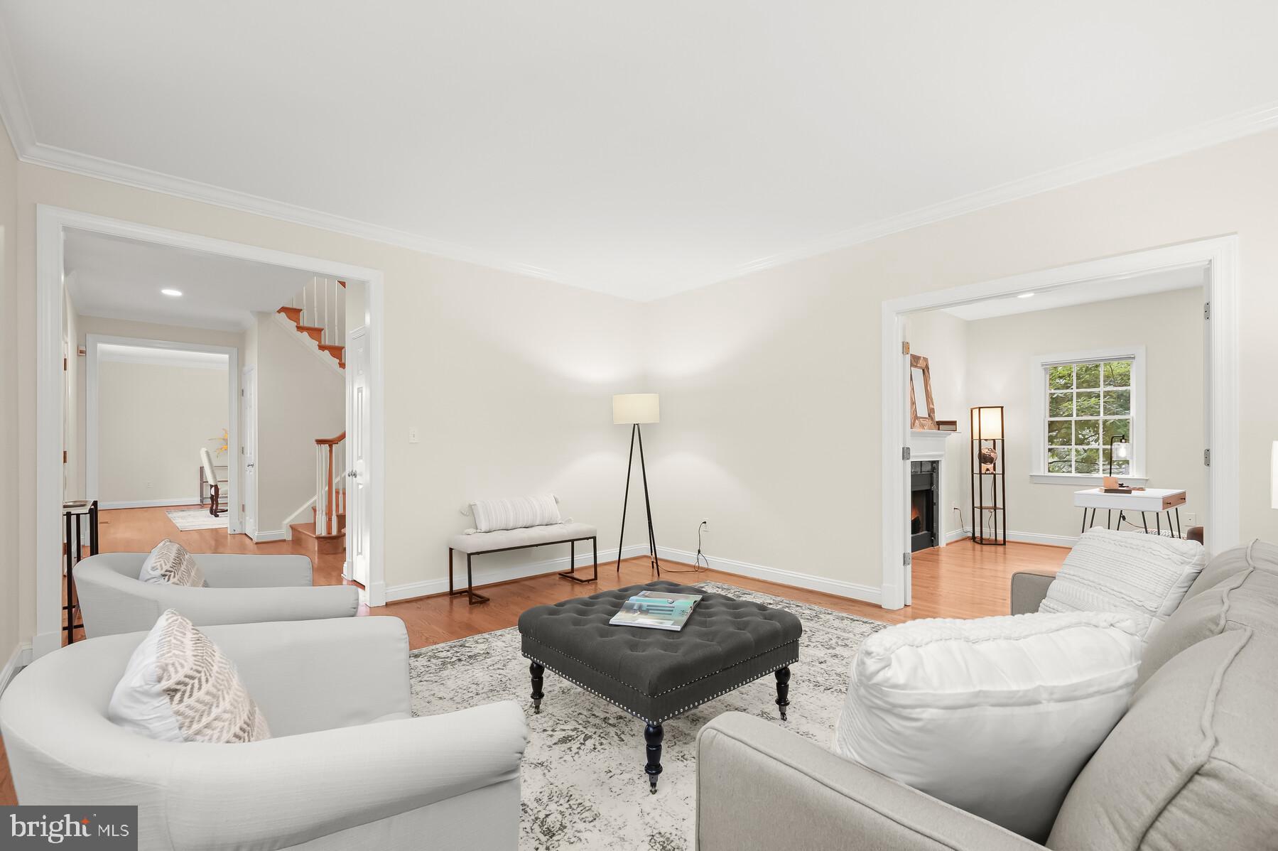 ENGLISH VILLAGE - Residential