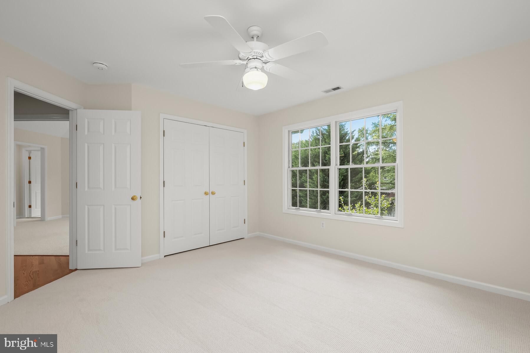 ENGLISH VILLAGE - Residential