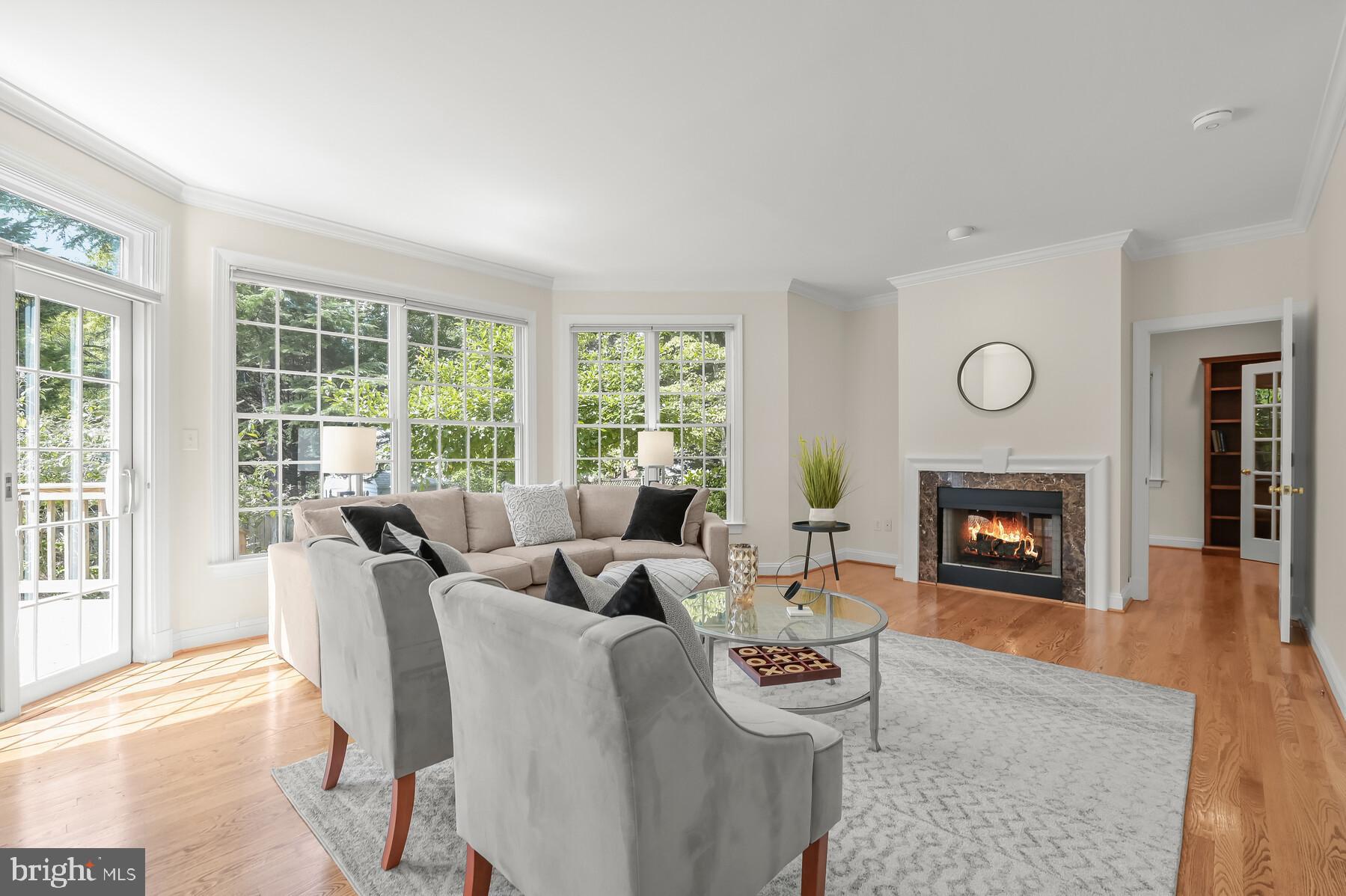 ENGLISH VILLAGE - Residential