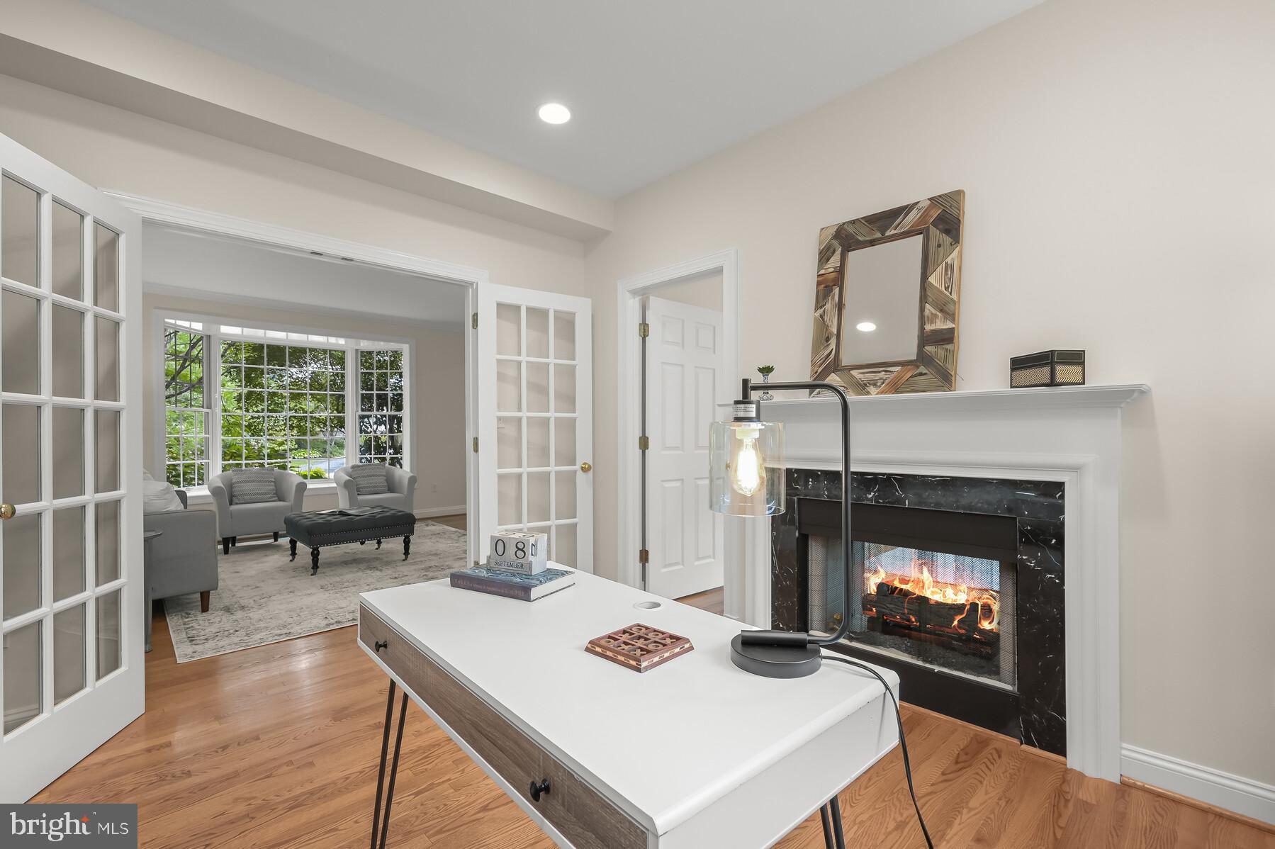 ENGLISH VILLAGE - Residential