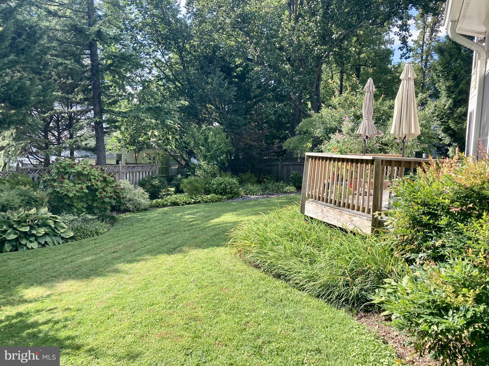 ENGLISH VILLAGE - Residential