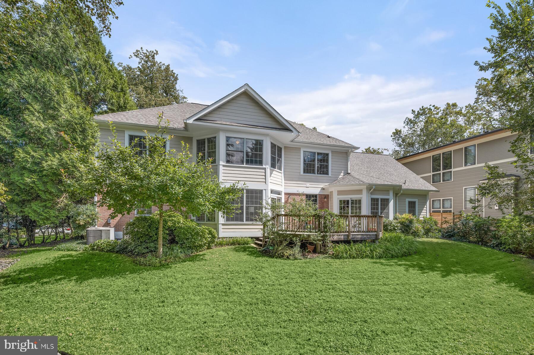 ENGLISH VILLAGE - Residential