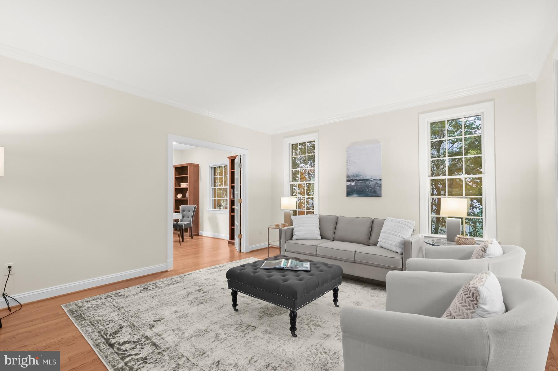 ENGLISH VILLAGE - Residential