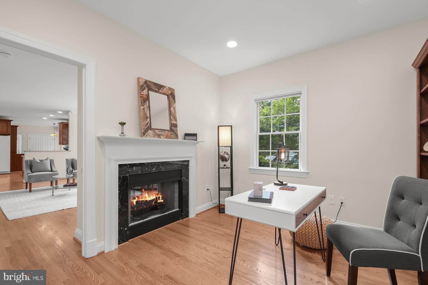 ENGLISH VILLAGE - Residential