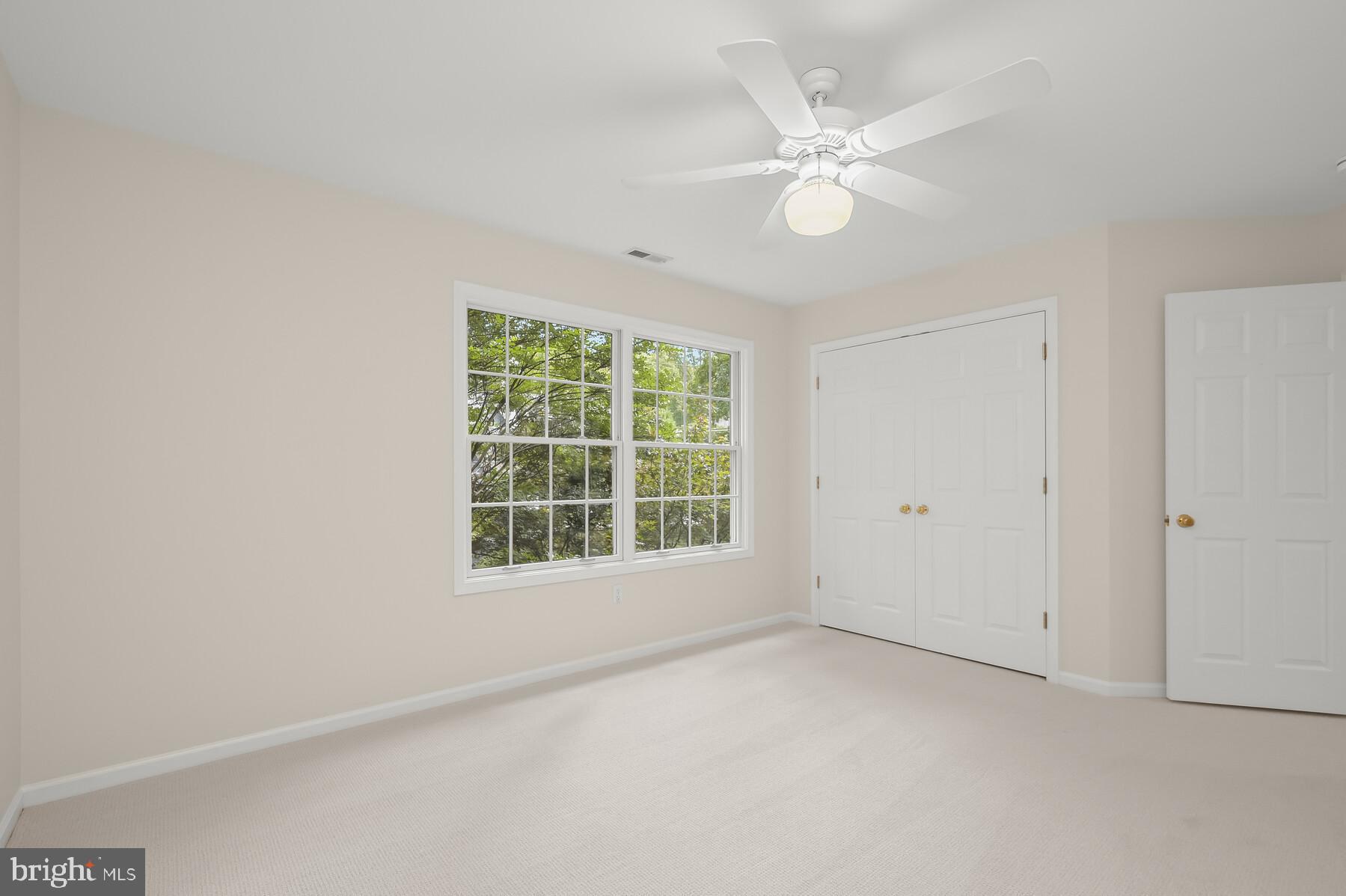 ENGLISH VILLAGE - Residential