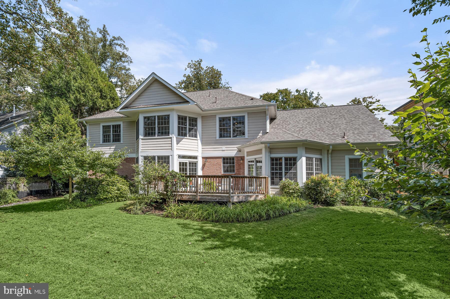 ENGLISH VILLAGE - Residential