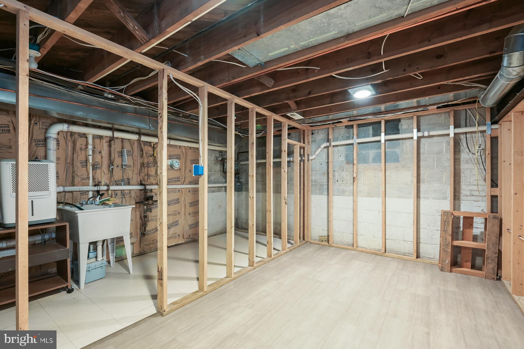 ENGLISH VILLAGE - Residential