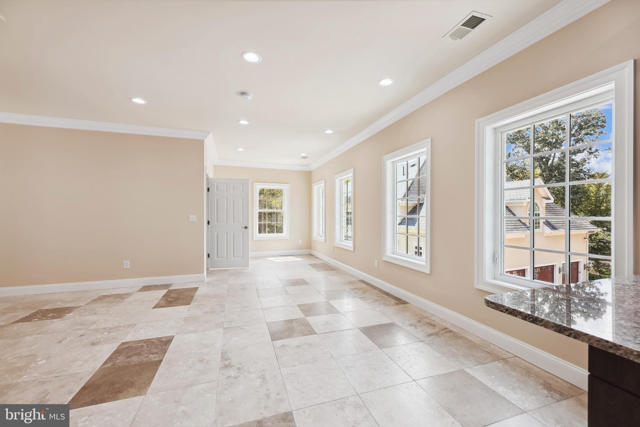 CLIFTON - Residential