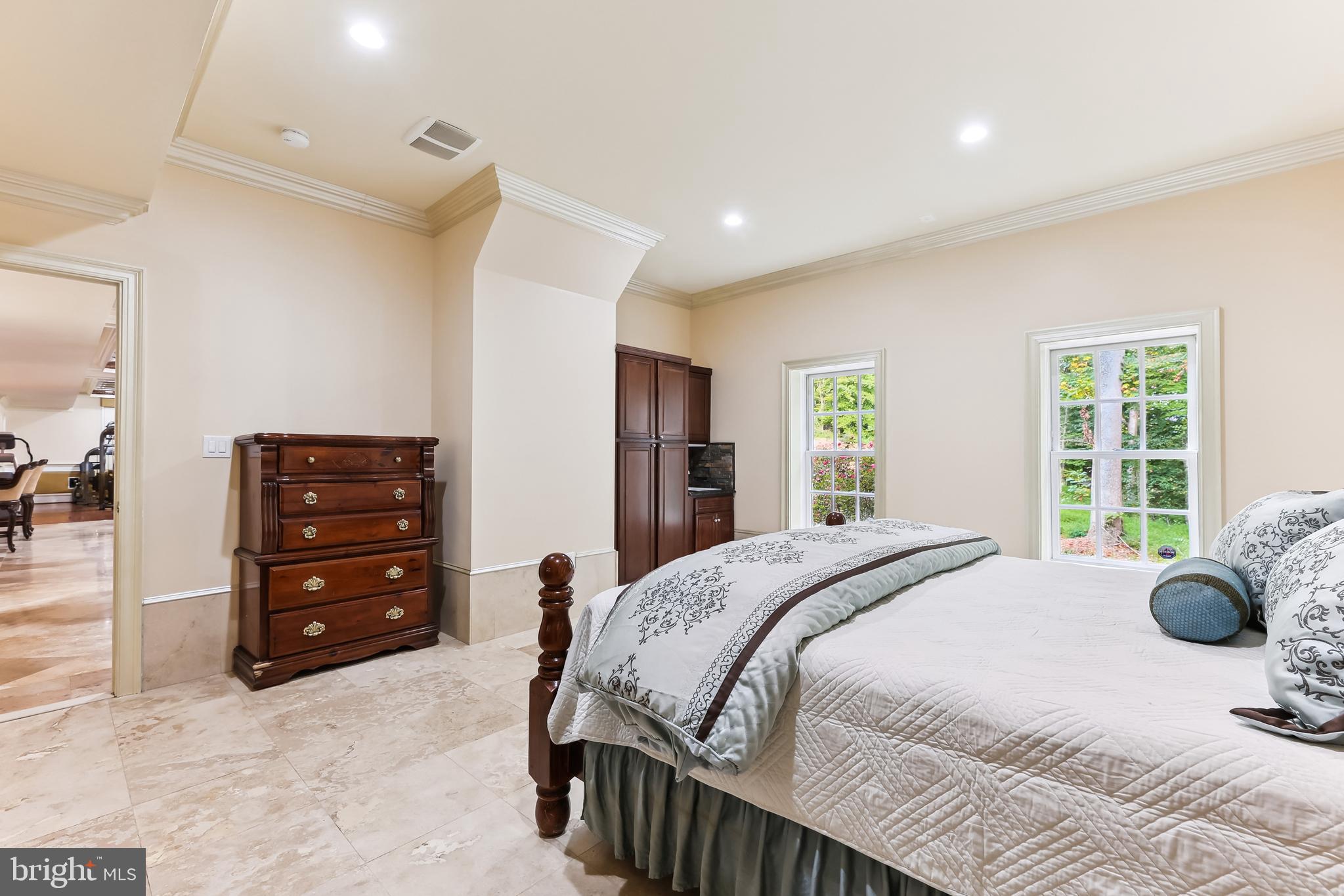 CLIFTON - Residential