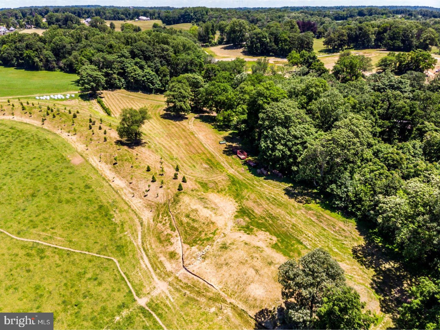 ARDROSSAN FARMS - Land