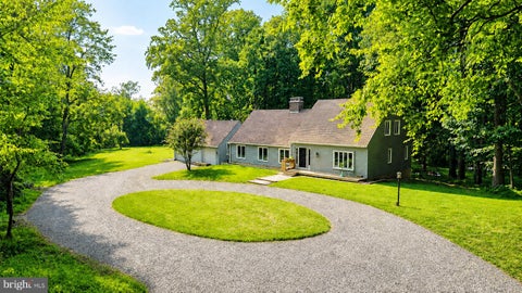 Photo of 17133 Clarksridge Road, LEESBURG, VA 20176 (MLS # VALO2134472)