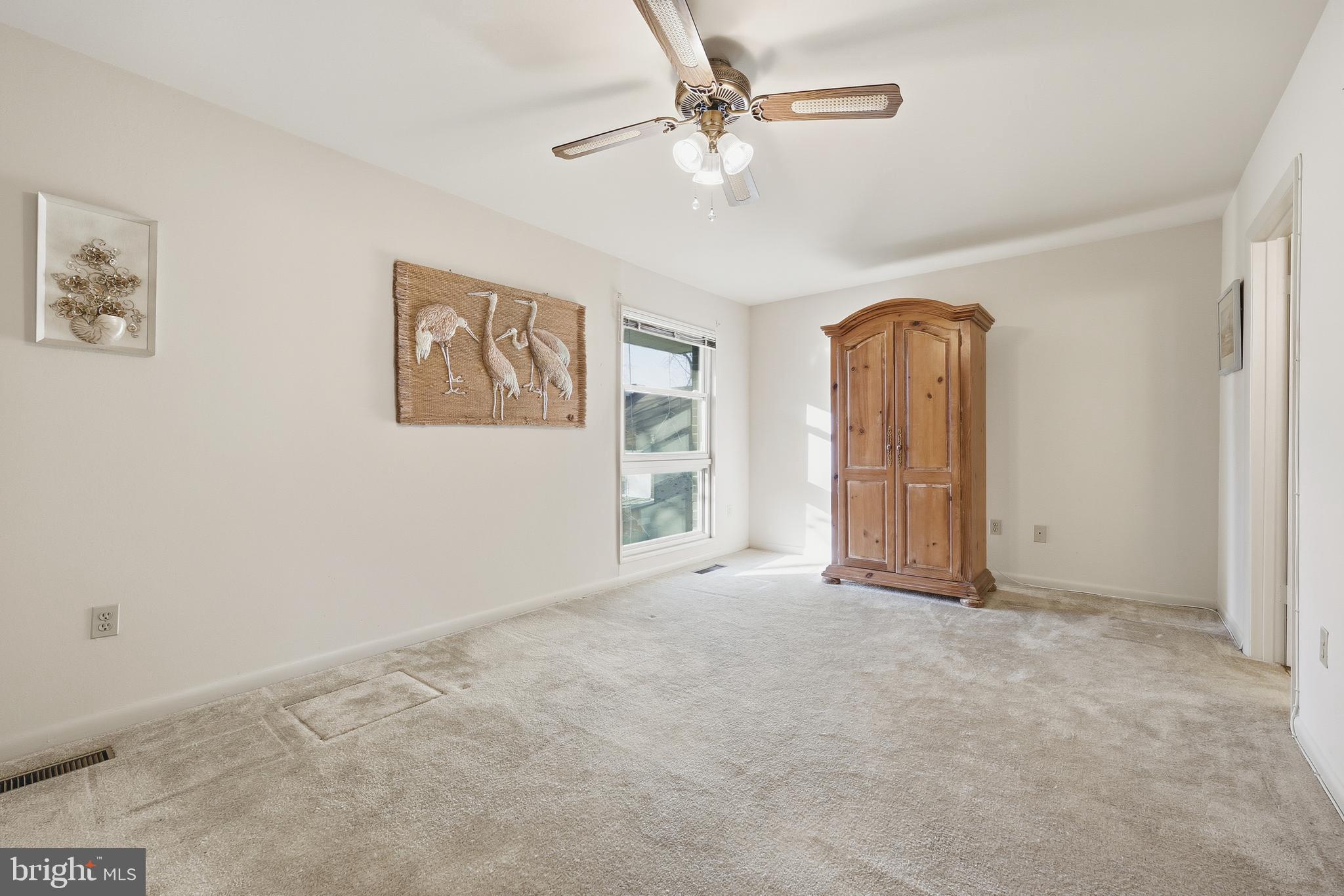 LEISURE WORLD - Residential