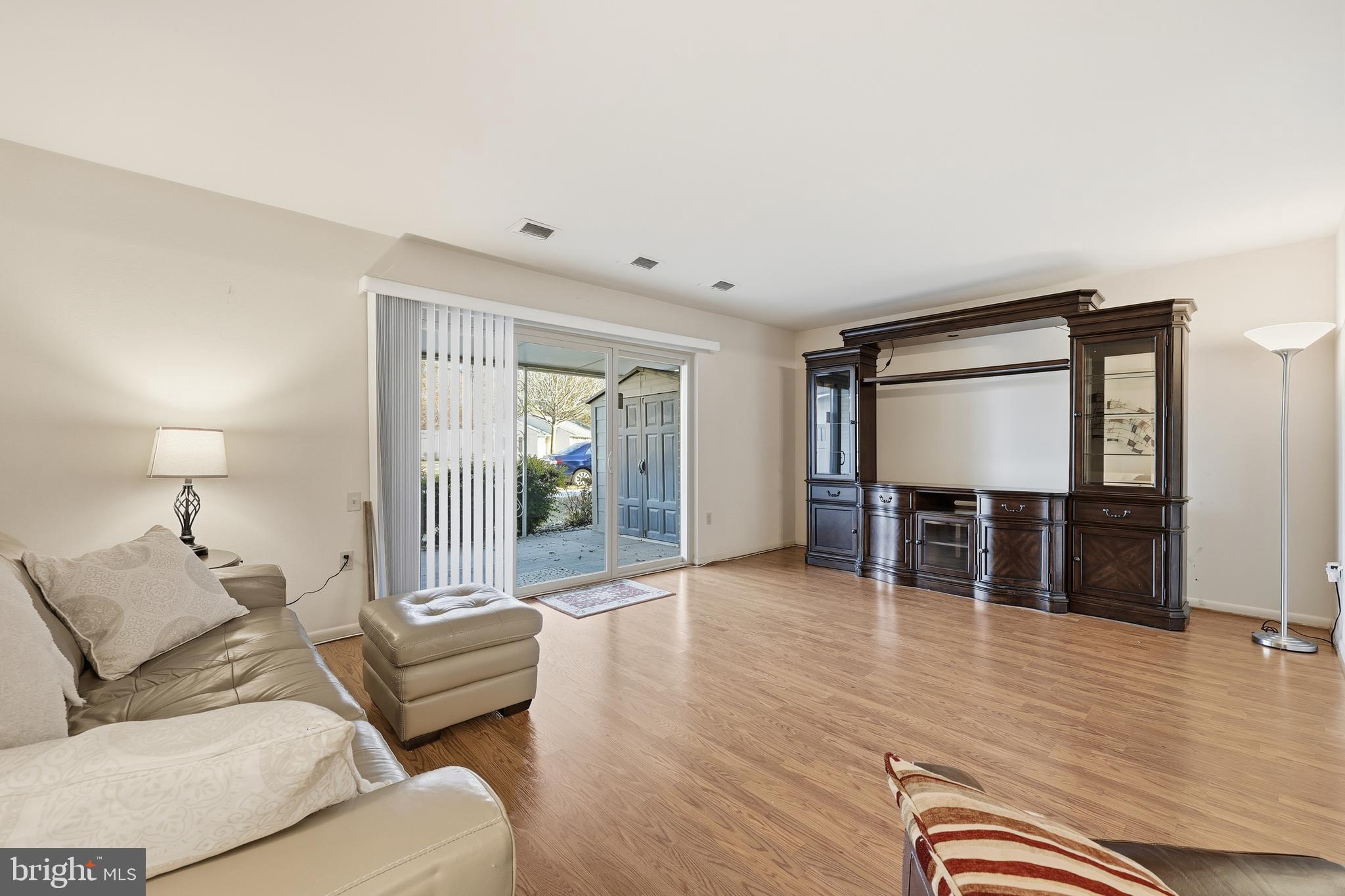 LEISURE WORLD - Residential