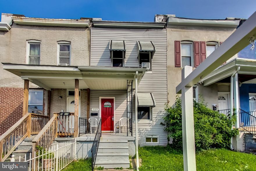 Ready To Take Advantage Of This Great Opportunity For A First Time Home Buyer Or Investor. This Cute Two Bedroom With Great Spacing For A Interior Townhome Is In Fabulous Condition And Priced To Sell, No Heavy Lifting Required,  We Are Move In Ready  For The Right Buyer. Come Take A Look.