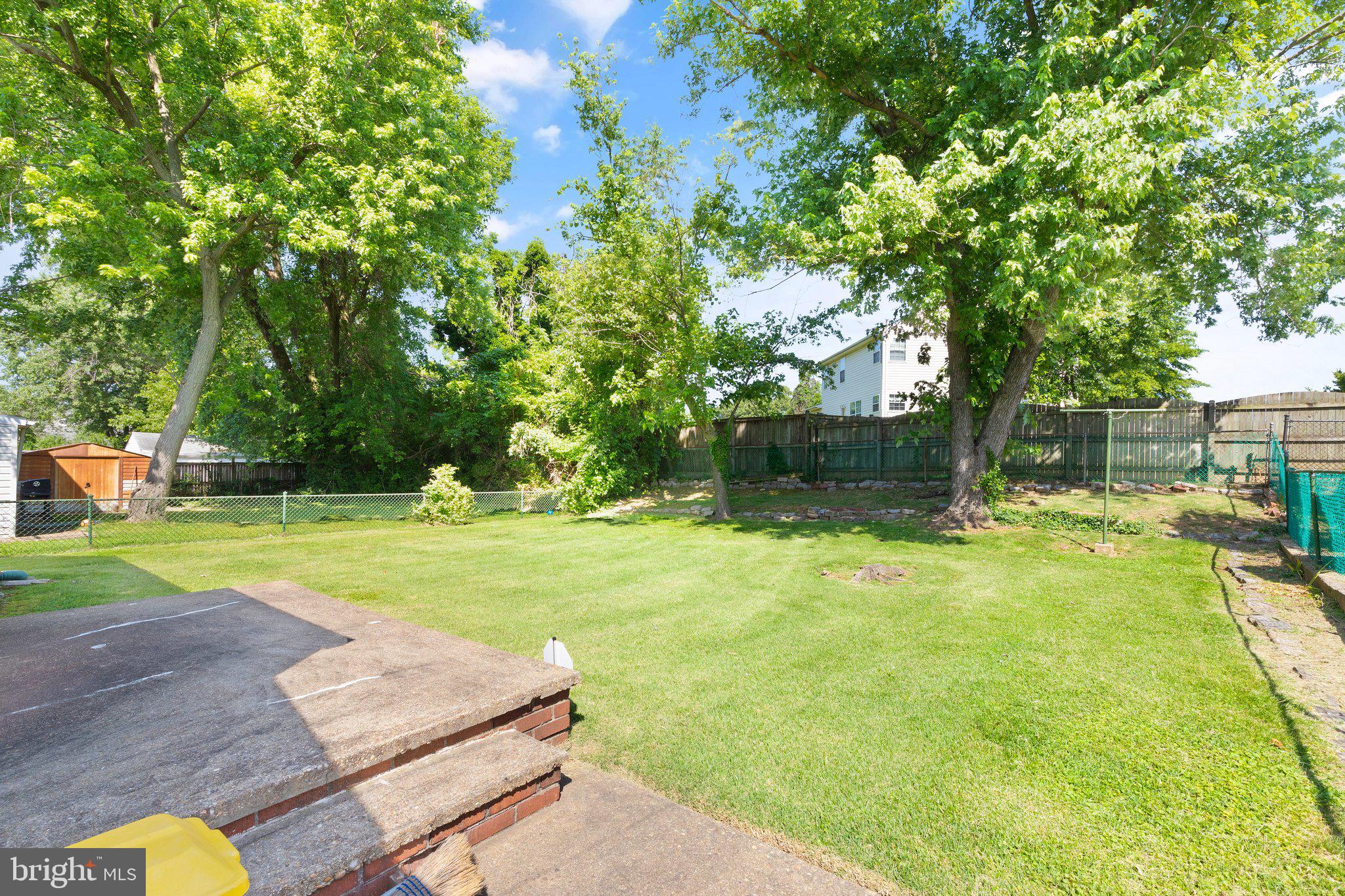 COLONIAL HOUSING - Residential