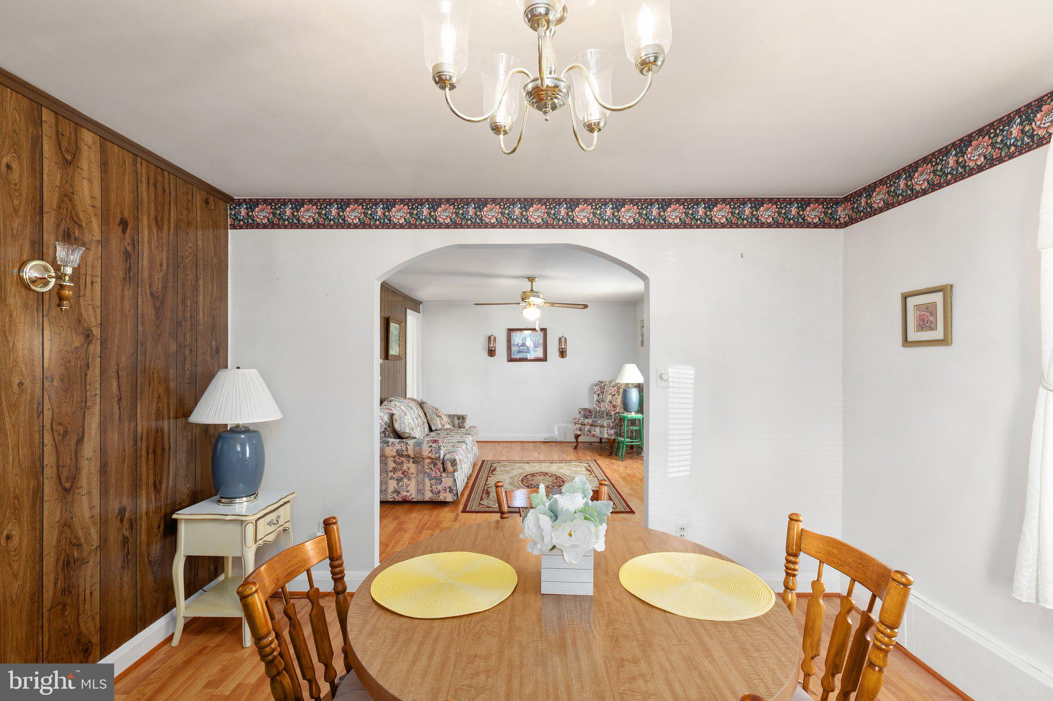 COLONIAL HOUSING - Residential