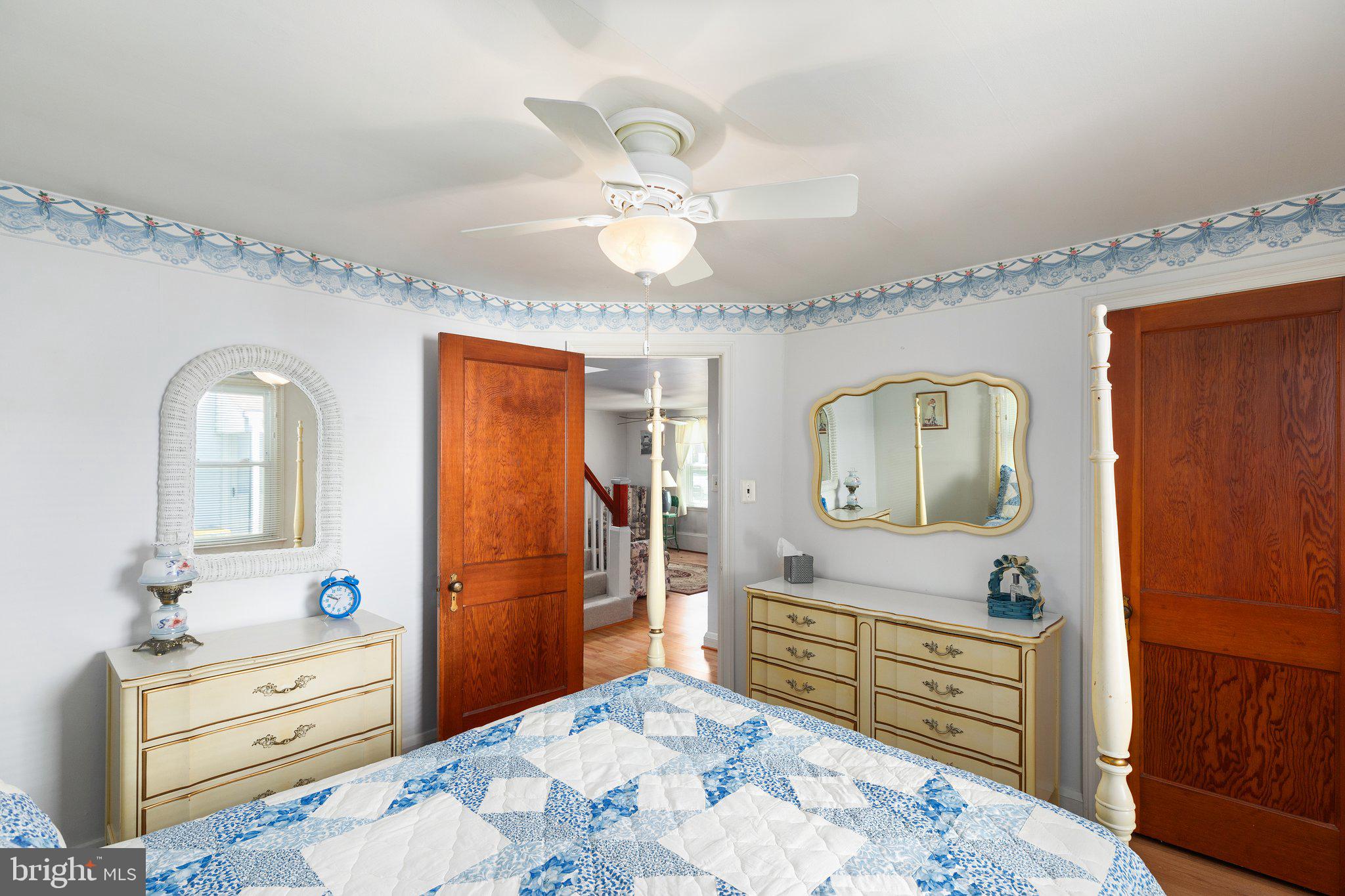 COLONIAL HOUSING - Residential