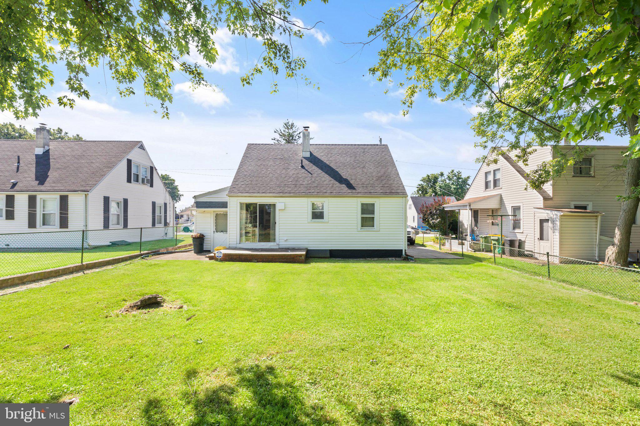 COLONIAL HOUSING - Residential