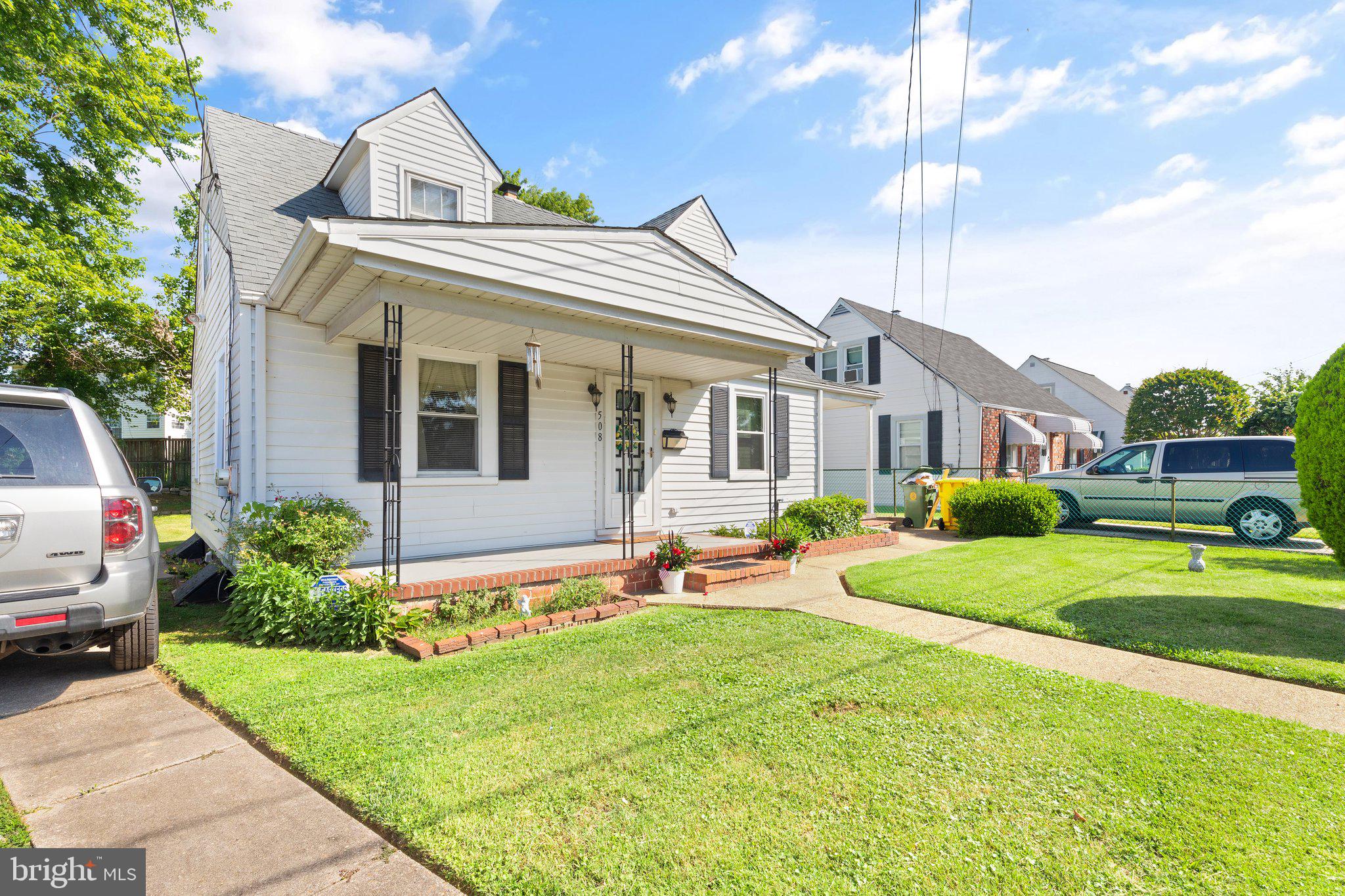 COLONIAL HOUSING - Residential