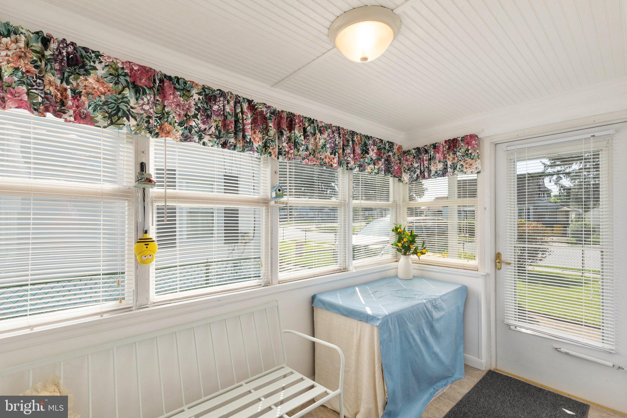 COLONIAL HOUSING - Residential