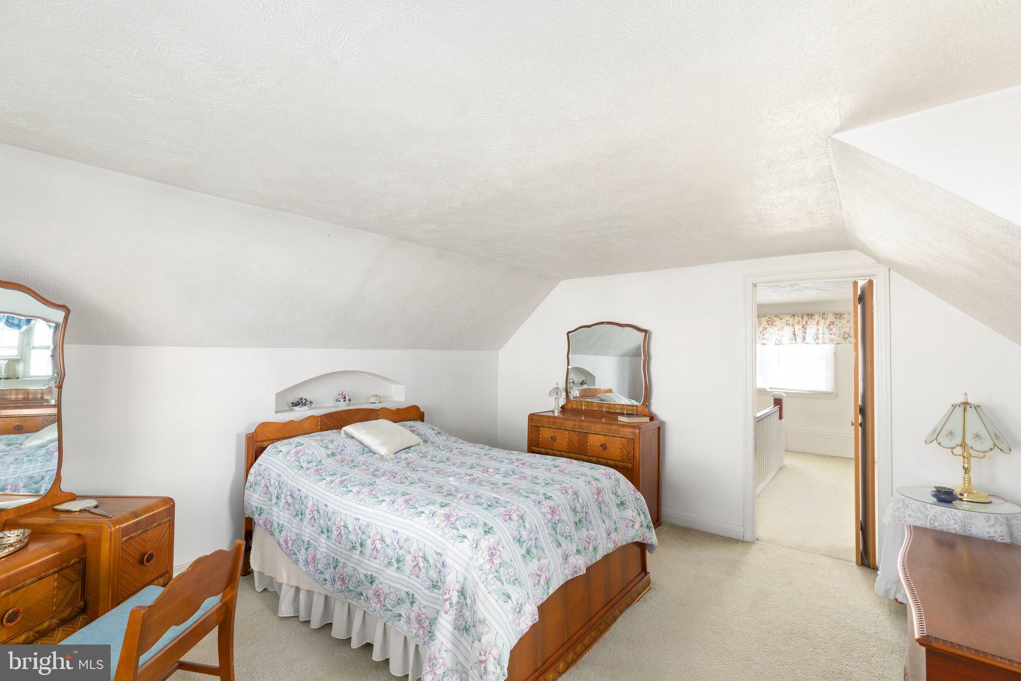 COLONIAL HOUSING - Residential