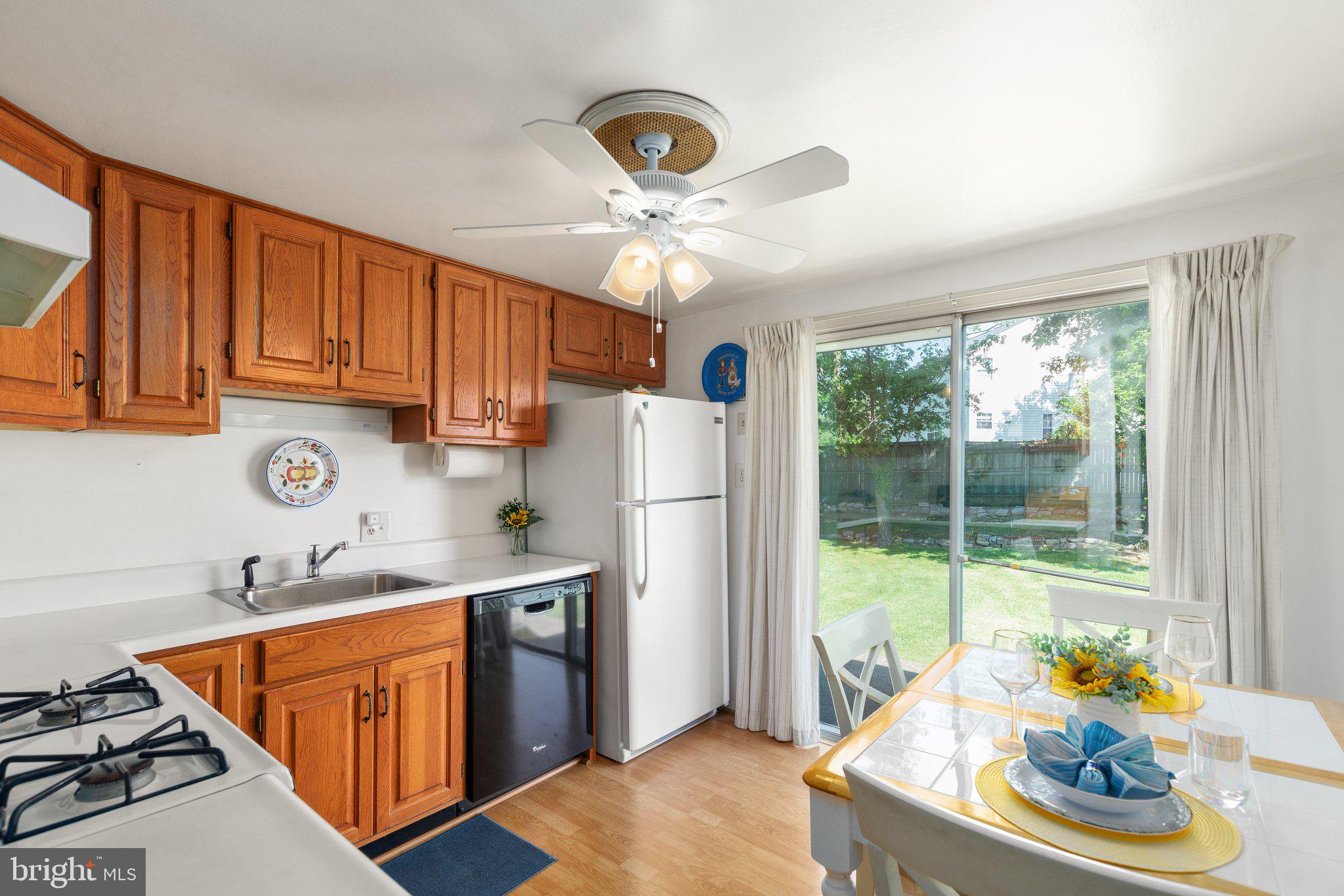 COLONIAL HOUSING - Residential