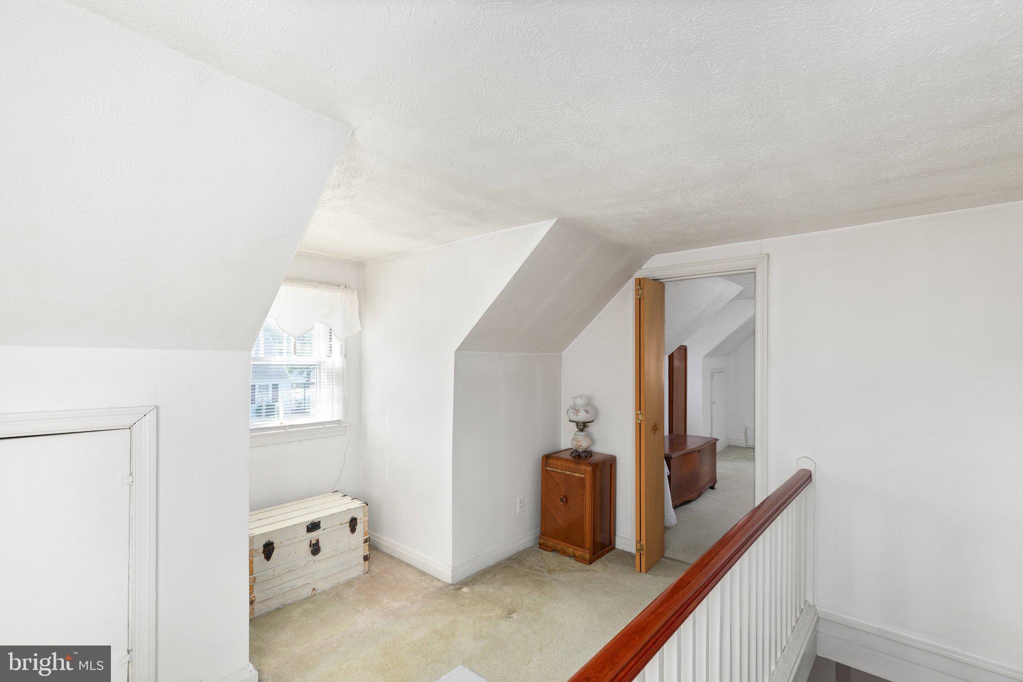 COLONIAL HOUSING - Residential