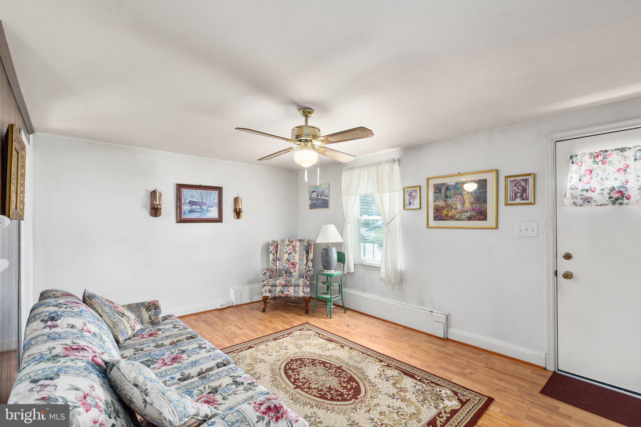 COLONIAL HOUSING - Residential