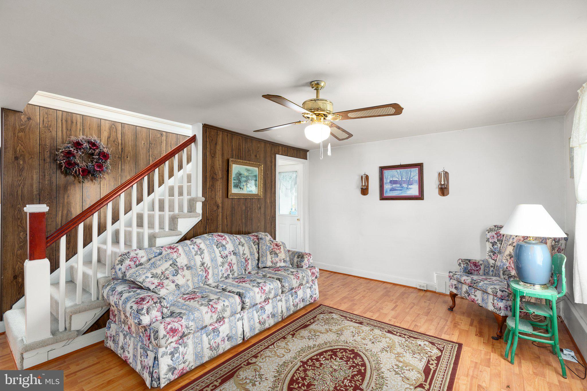 COLONIAL HOUSING - Residential