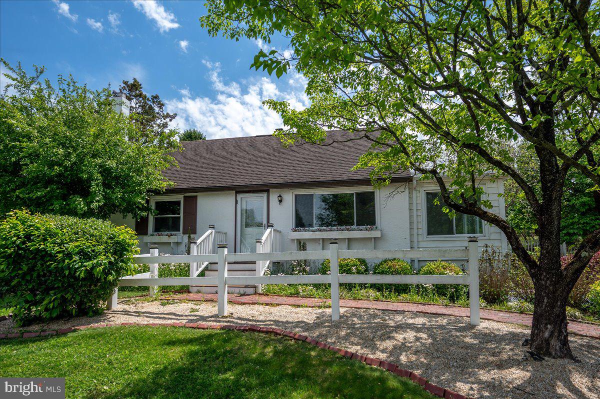 605 VENTURE ROAD