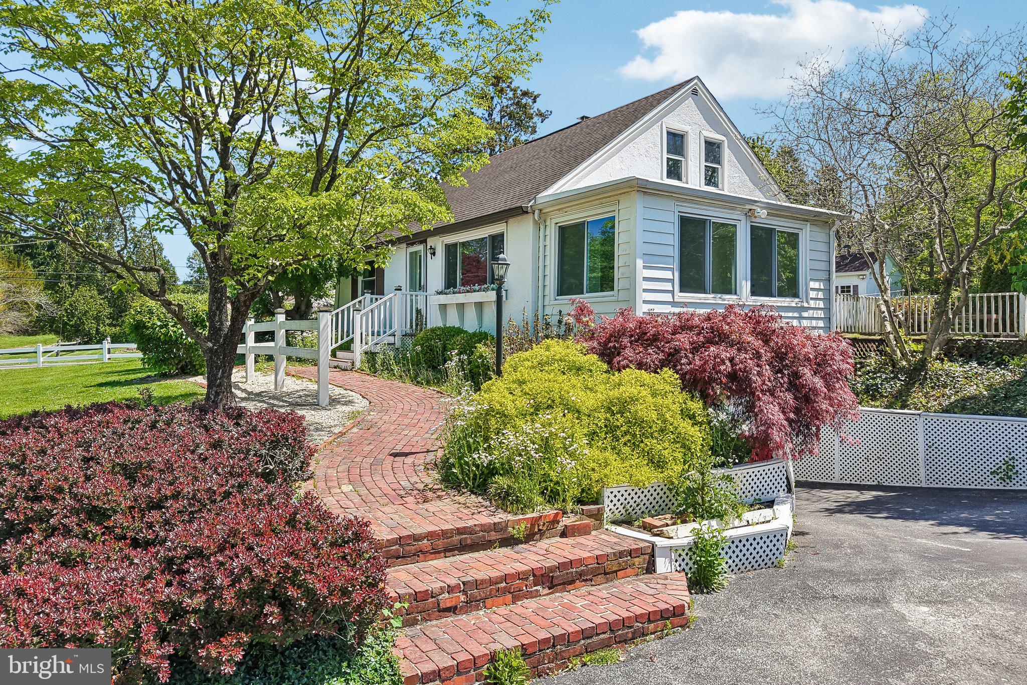605 VENTURE ROAD