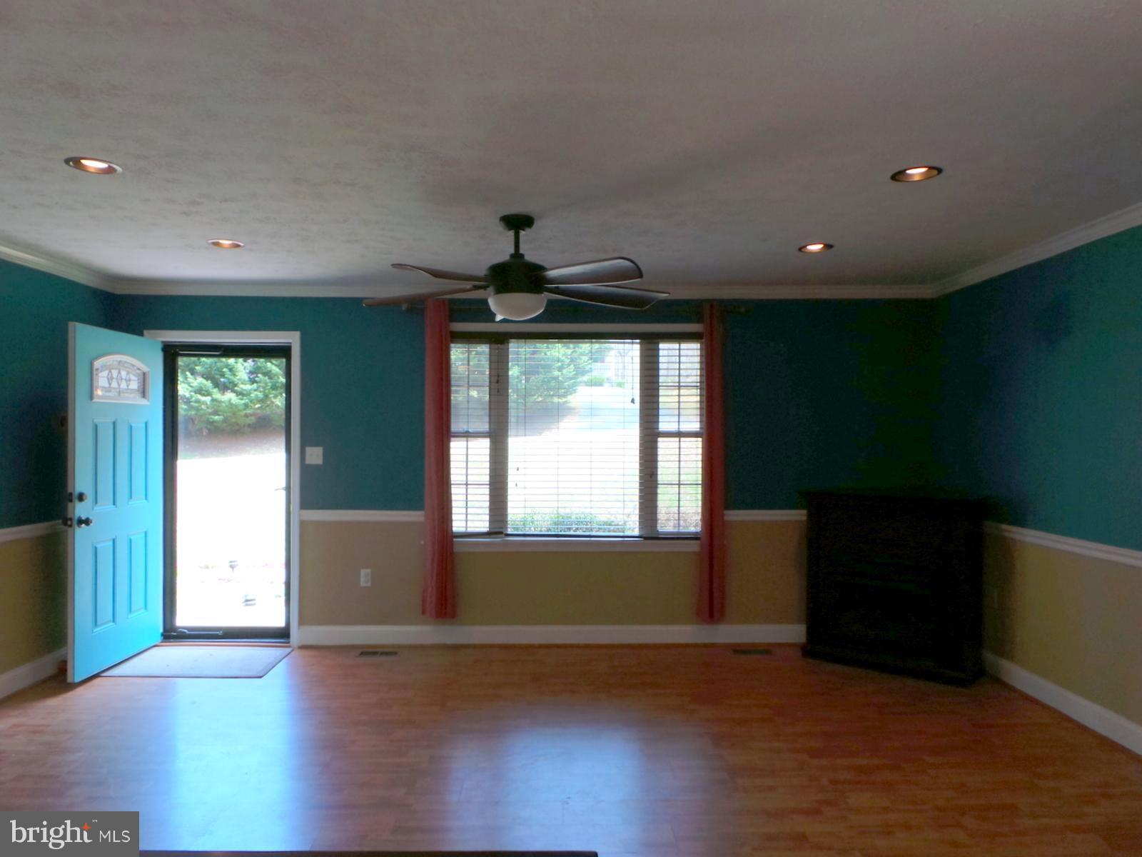 SHADY DALE - Residential Lease