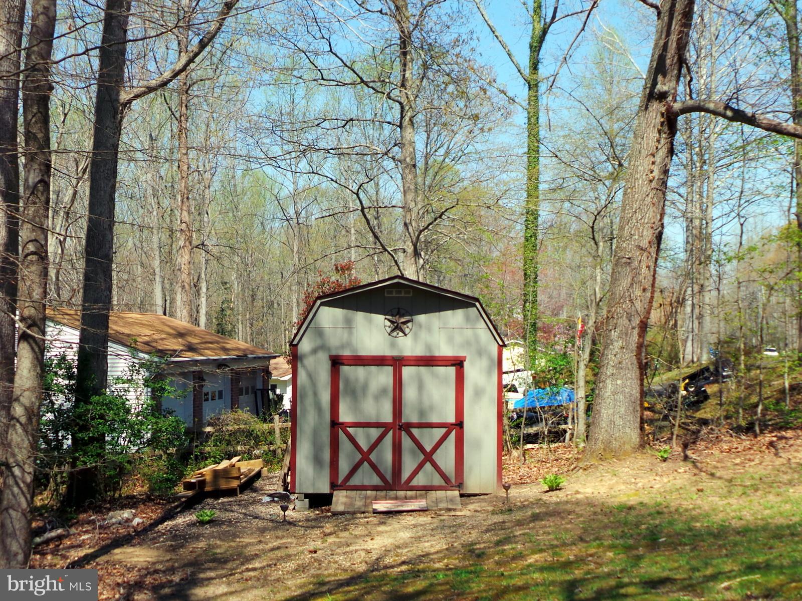 SHADY DALE - Residential Lease