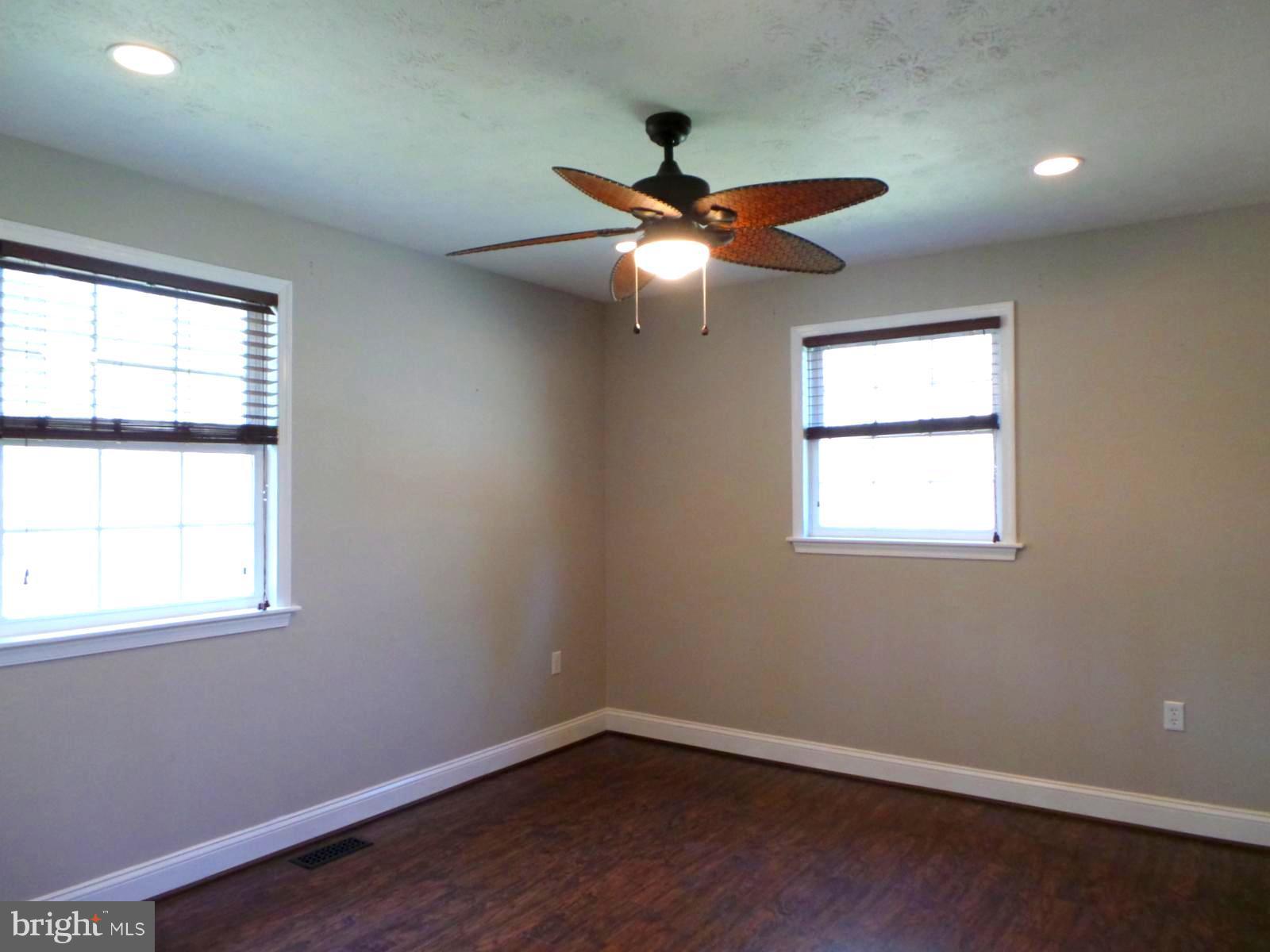 SHADY DALE - Residential Lease