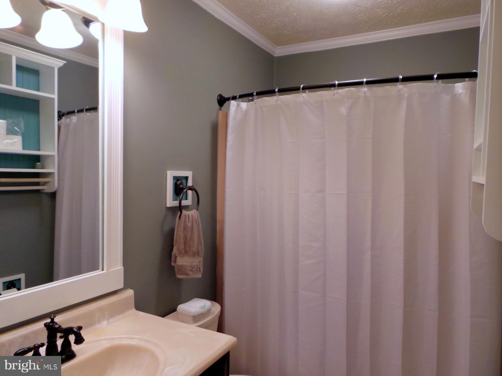 SHADY DALE - Residential Lease