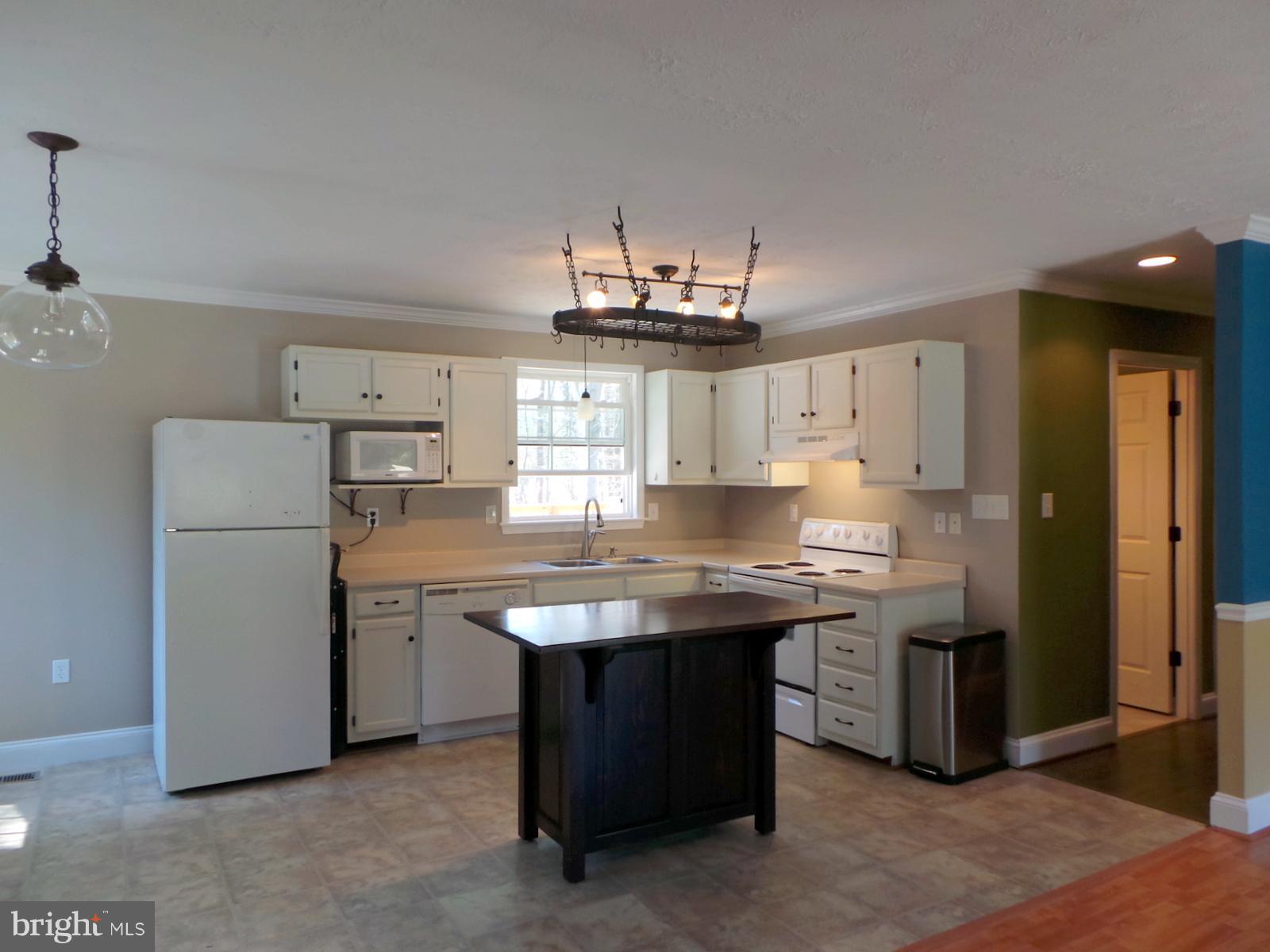 SHADY DALE - Residential Lease